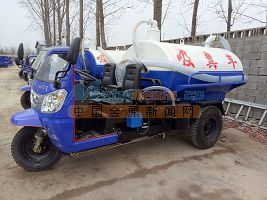 中國(guó)環(huán)保行業(yè)百?gòu)?qiáng)企業(yè) 三輪吸糞車廠家直銷