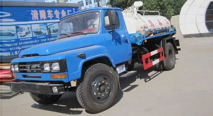 東風(fēng)尖頭吸糞車-